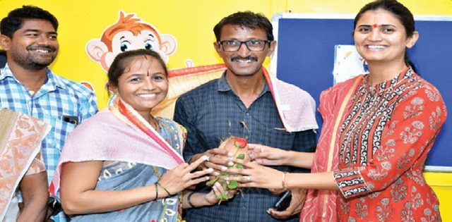 सर्वश्रेष्ठ शैक्षणिक उत्पादन २०१५
